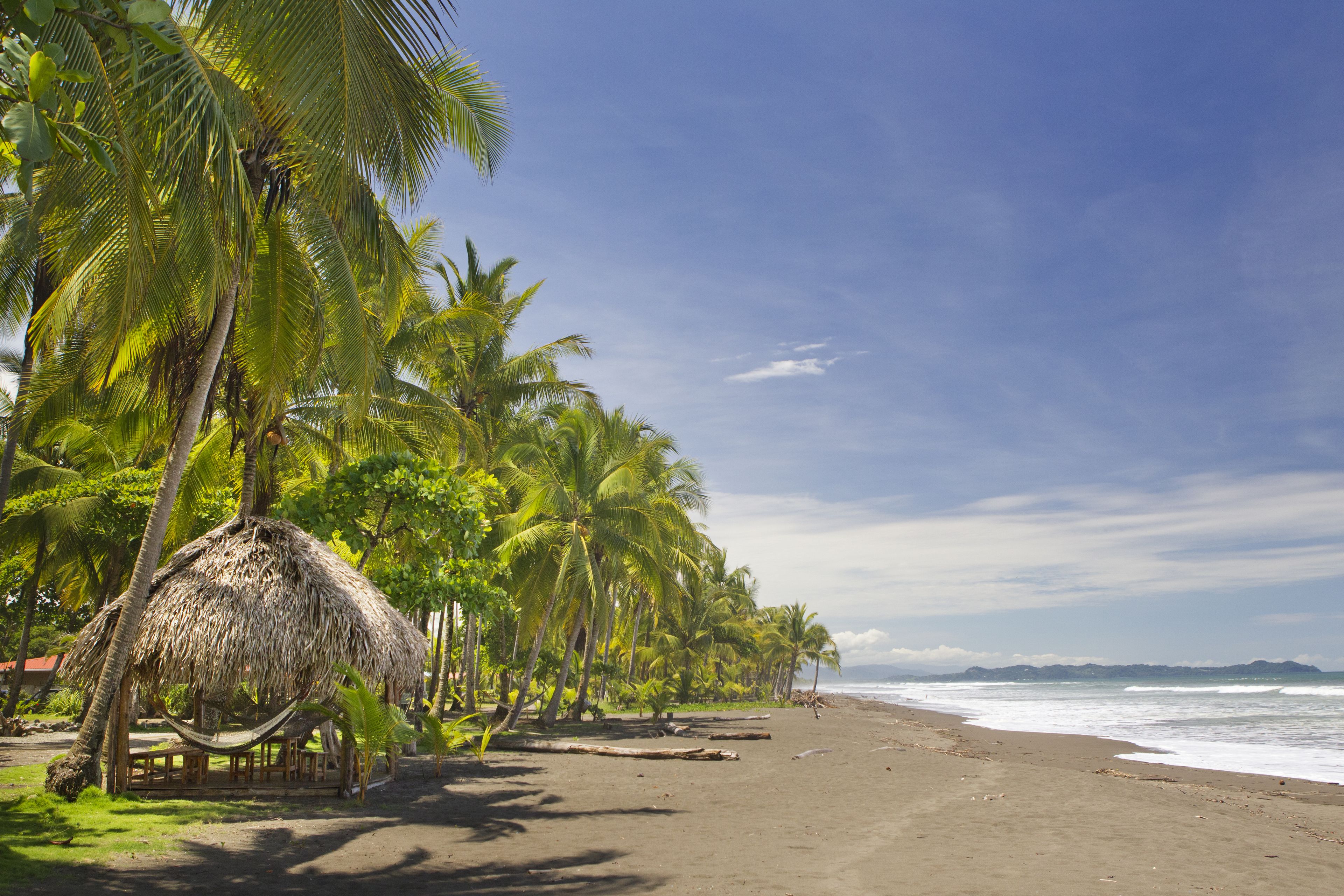 Playa privada, cabañas de uso gratuito, tumbonas y sombrillas