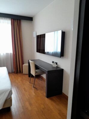 Minibar, in-room safe, desk, soundproofing