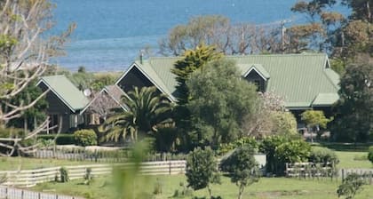 Tawharanui Lodge