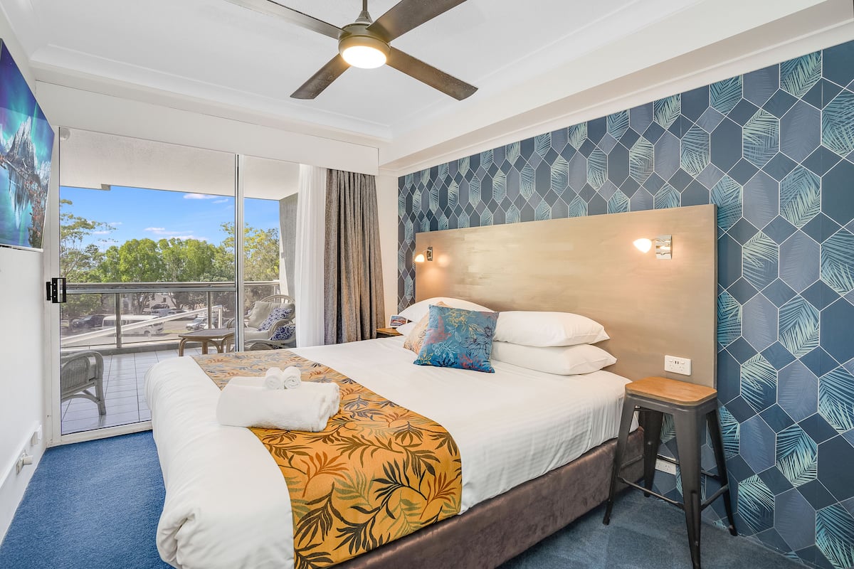Standard Apartment | 1 bedroom, blackout curtains, iron/ironing board, free WiFi