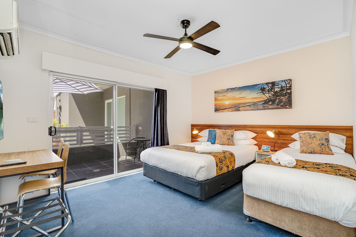 Standard Triple Room | 1 bedroom, blackout curtains, iron/ironing board, free WiFi