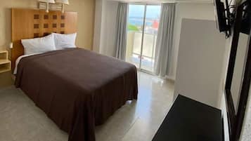 Habitación doble estándar, 1 cama matrimonial | Caja de seguridad en la habitación y wifi gratis