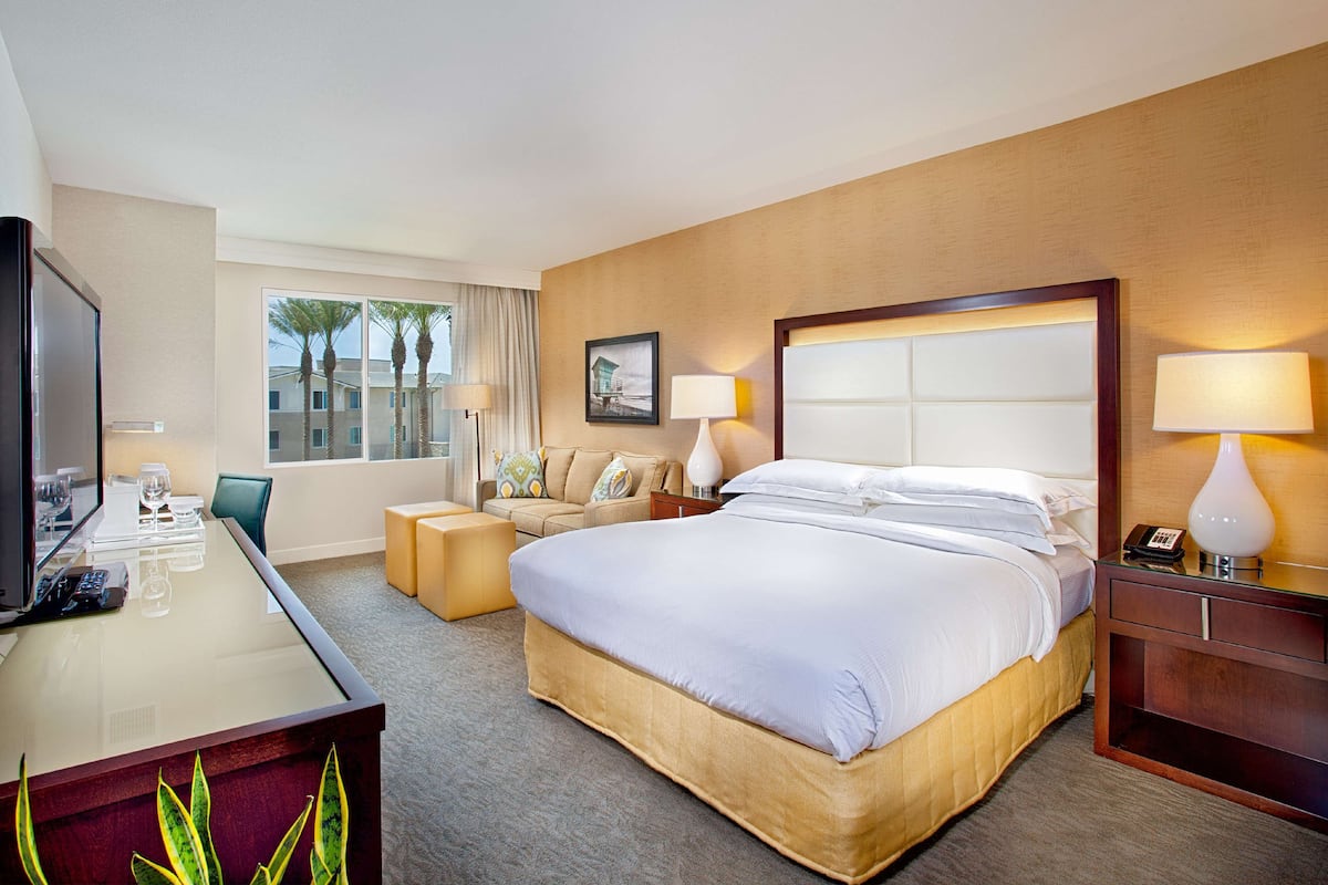 1 bedroom, premium bedding, pillowtop beds, in-room safe