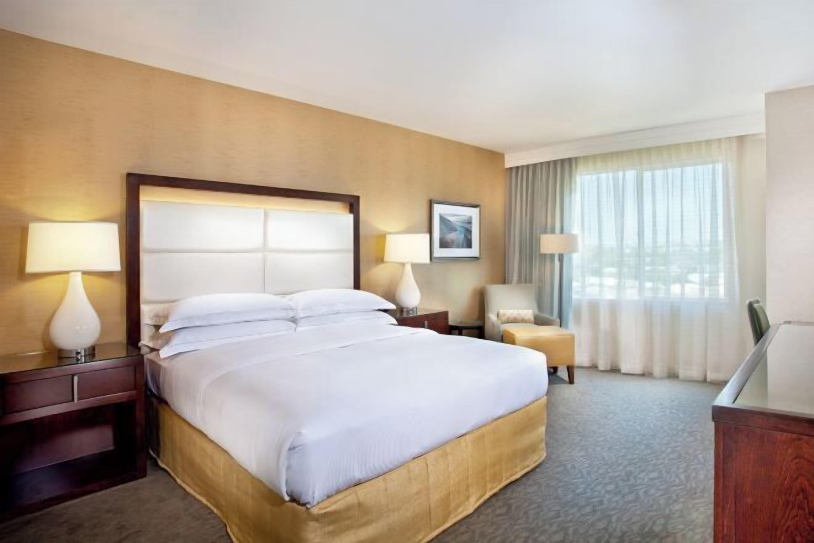 Premium bedding, pillowtop beds, in-room safe, desk