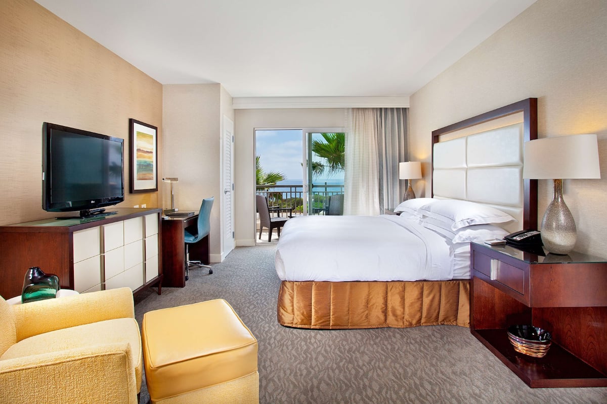 1 bedroom, premium bedding, pillowtop beds, in-room safe