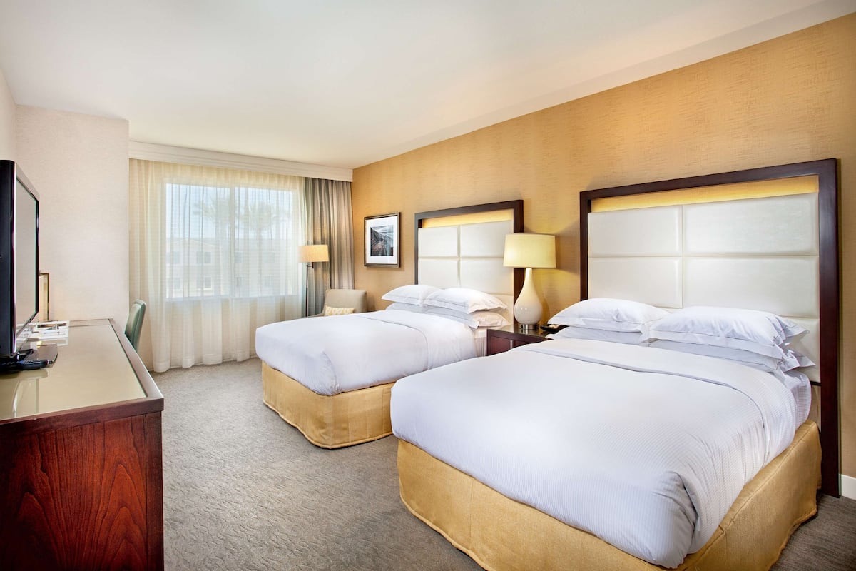 1 bedroom, premium bedding, pillowtop beds, in-room safe