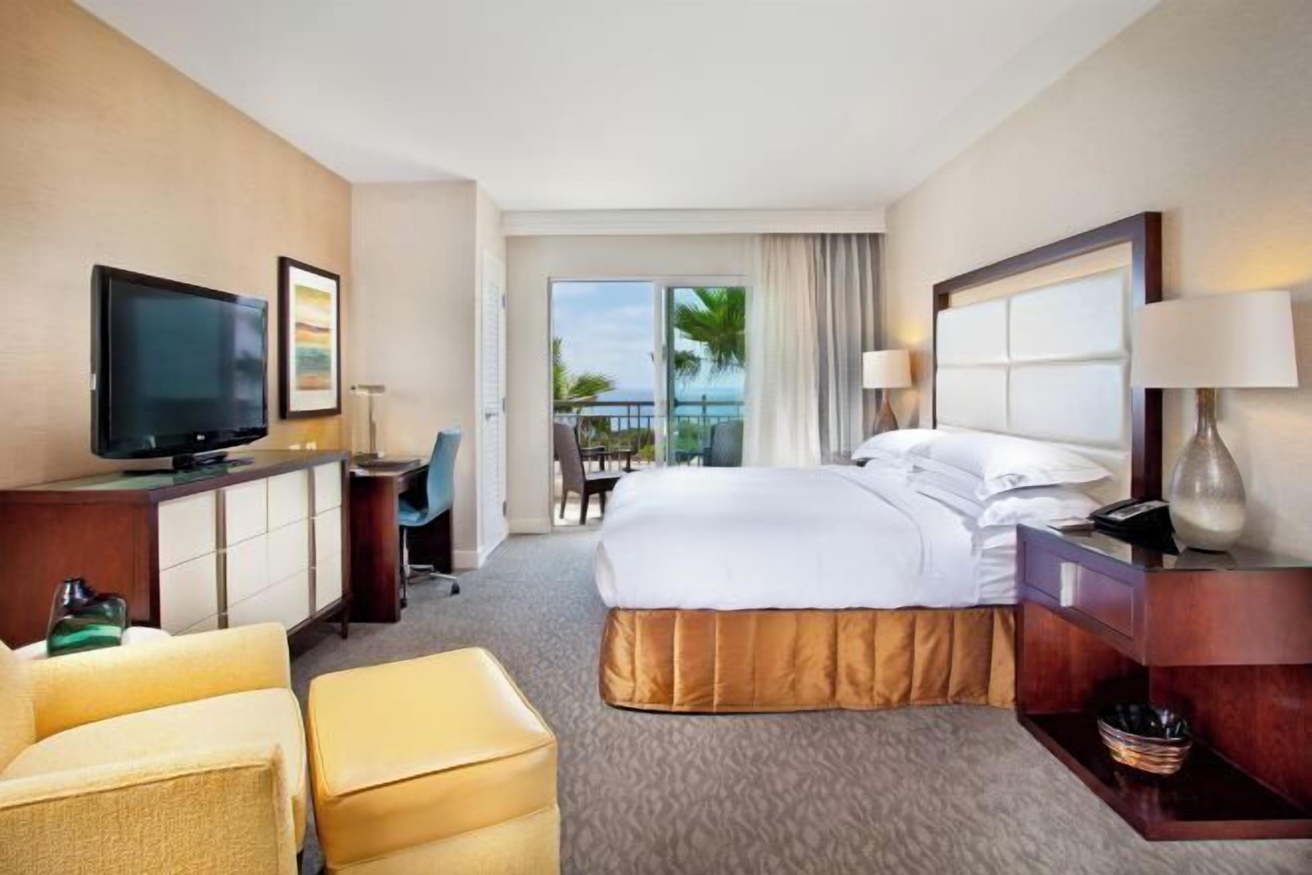 Premium bedding, pillowtop beds, in-room safe, desk