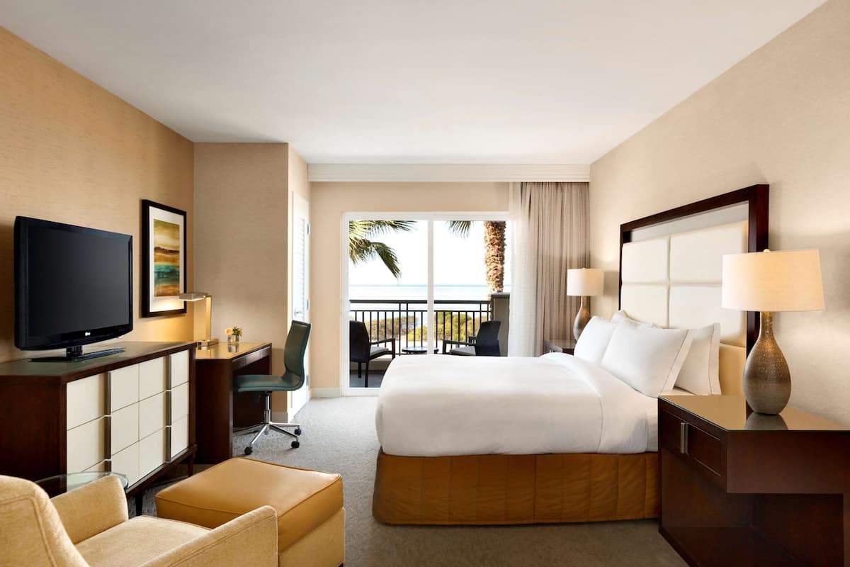 Room, 1 King Bed, Ocean View (First Floor) | 1 bedroom, premium bedding, pillowtop beds, in-room safe