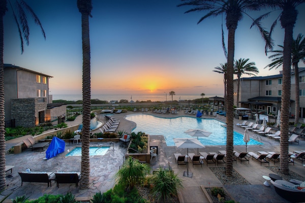 Outdoor pool, pool cabanas (surcharge), pool umbrellas