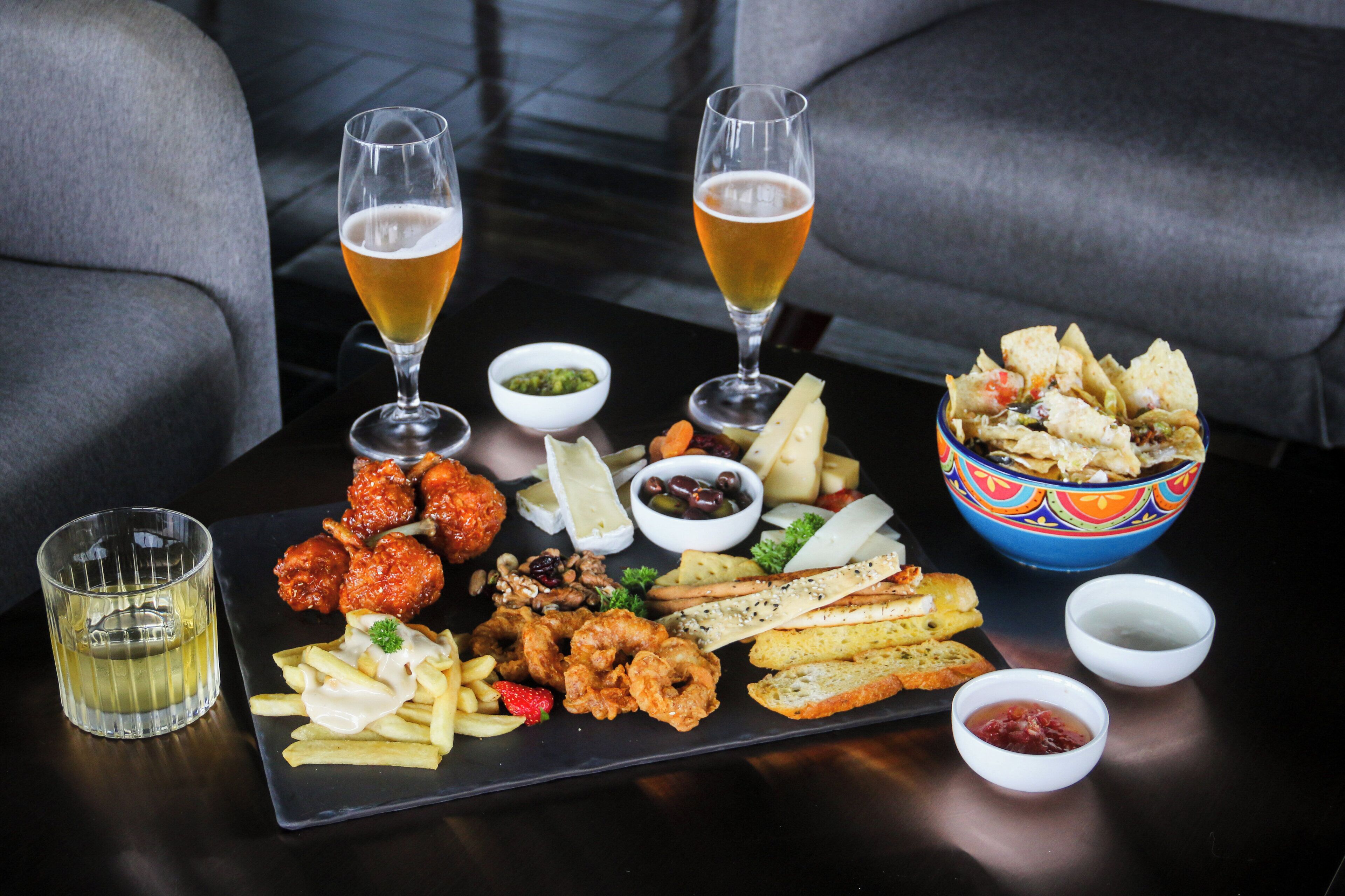 2 restaurants; ze serveren er ontbijt, lunch, diner en brunch 