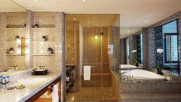 Presidential Room | Bathroom | Separate tub and shower, deep soaking tub, hydromassage showerhead