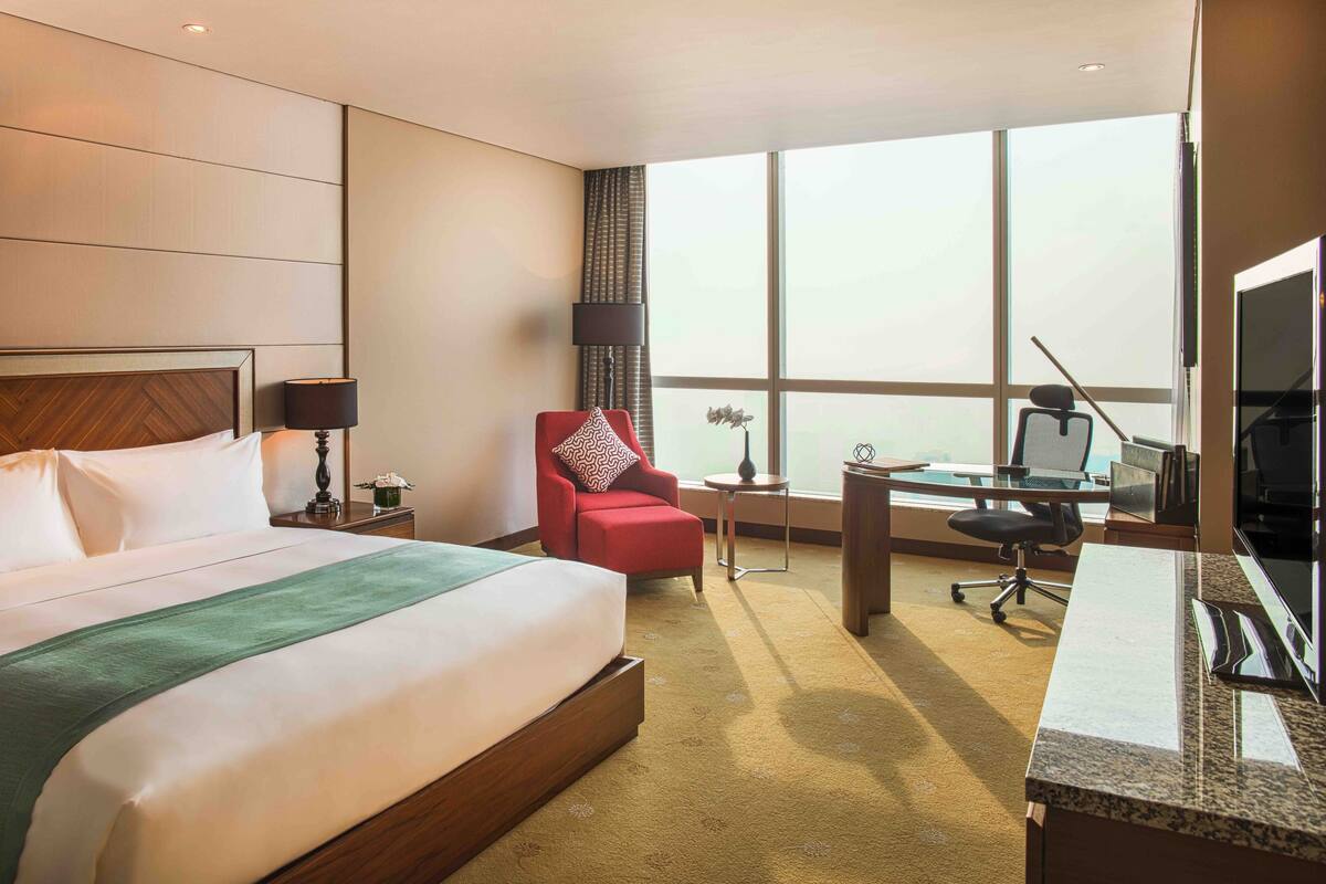 1 phòng ngủ, bộ đồ giường cao cấp, nệm có lớp đệm bông, minibar