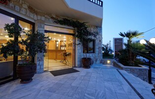 Fachada del alojamiento - Noche