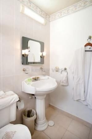 Bathroom | Shower