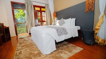 Traditional Chalet | Premium bedding, minibar, in-room safe, desk