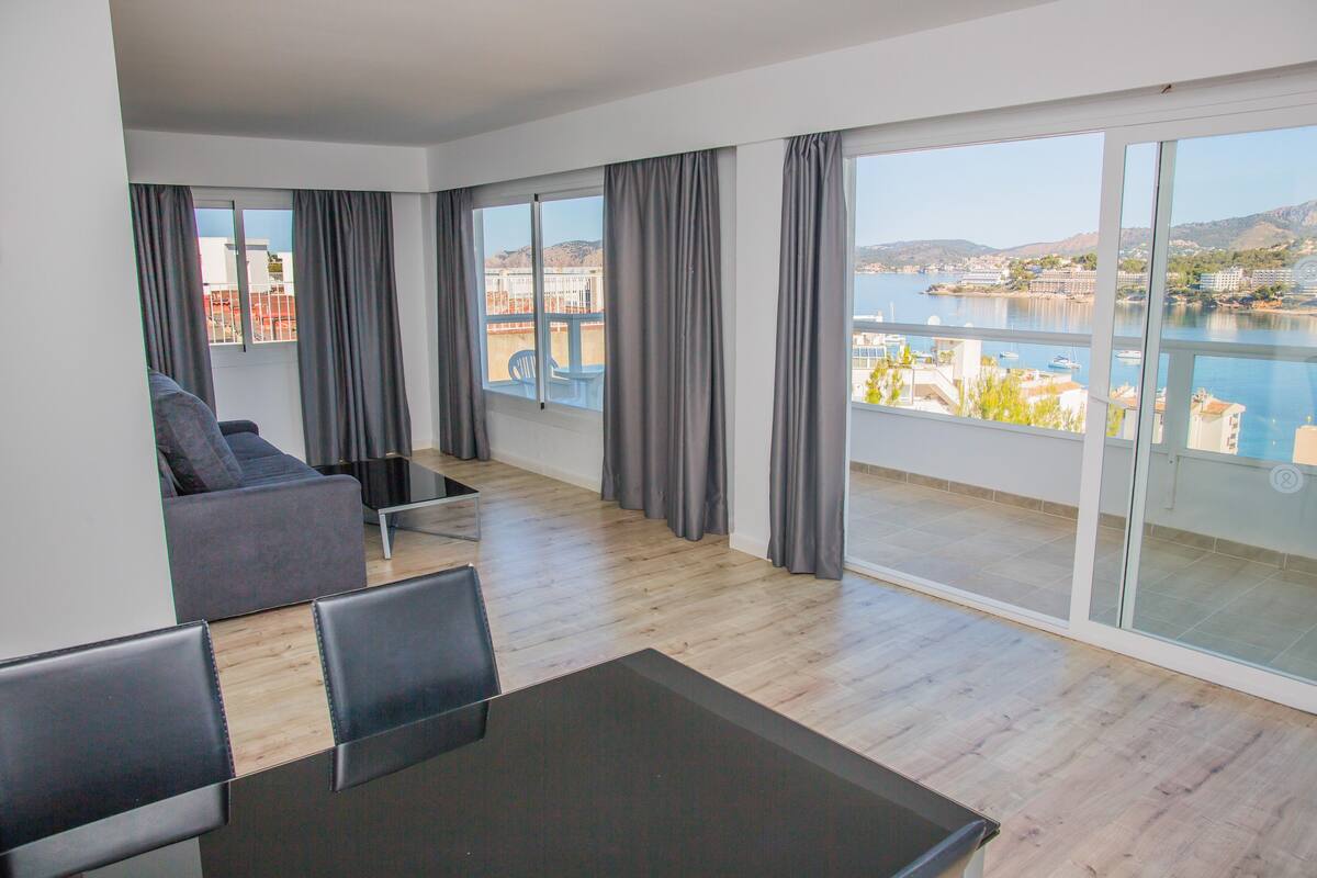 Appartement, 2 slaapkamers, balkon, uitzicht op zee (6 pax) | Uitzicht op strand/zee