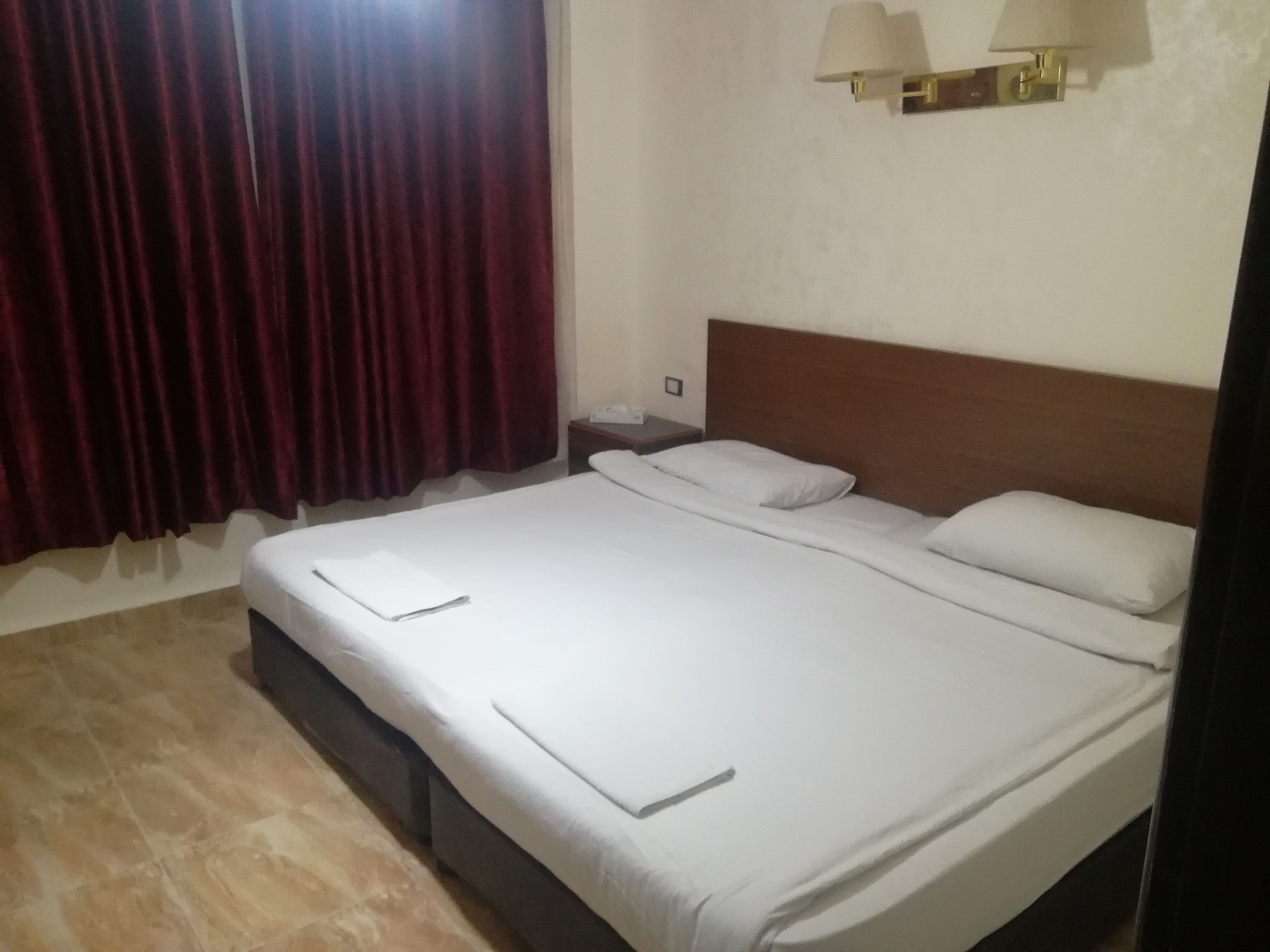 Phòng đôi hoặc 2 giường đơn cơ bản | Két bảo mật tại phòng, phòng cách âm 