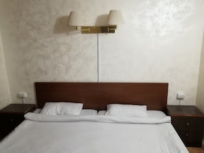 豪華套房, 1 張特大雙人床 | 客房內保險箱、隔音、免費無線上網、無障礙通道