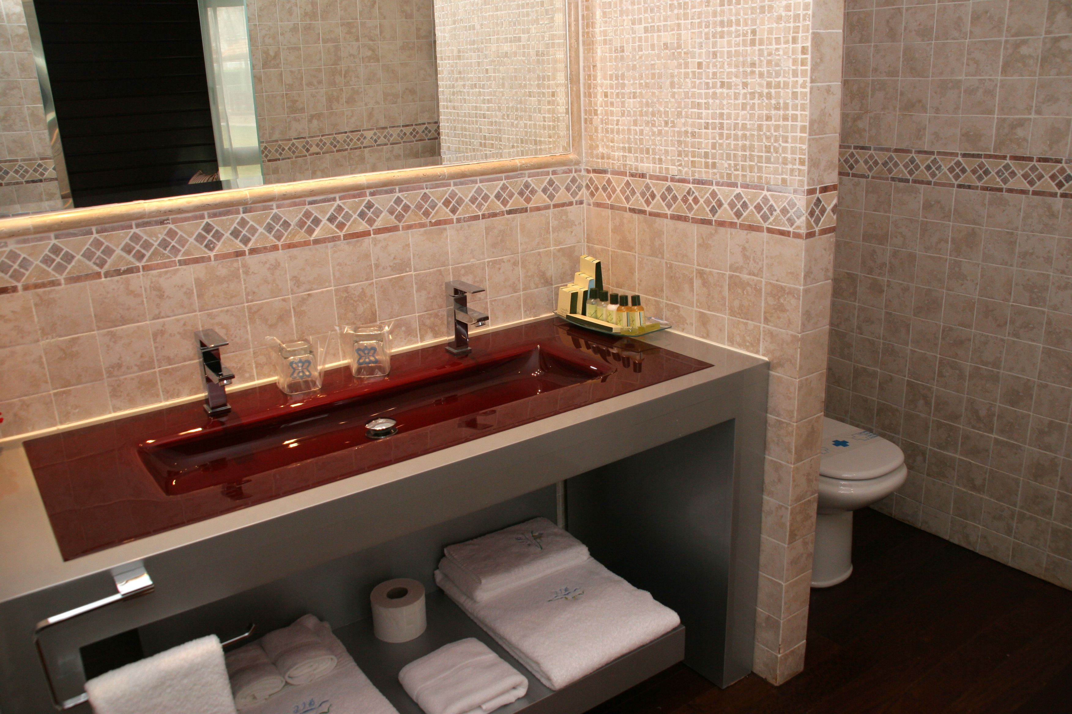 romantic double room | bathroom | shower, rainfall showerhead, free toiletries, hair dryer