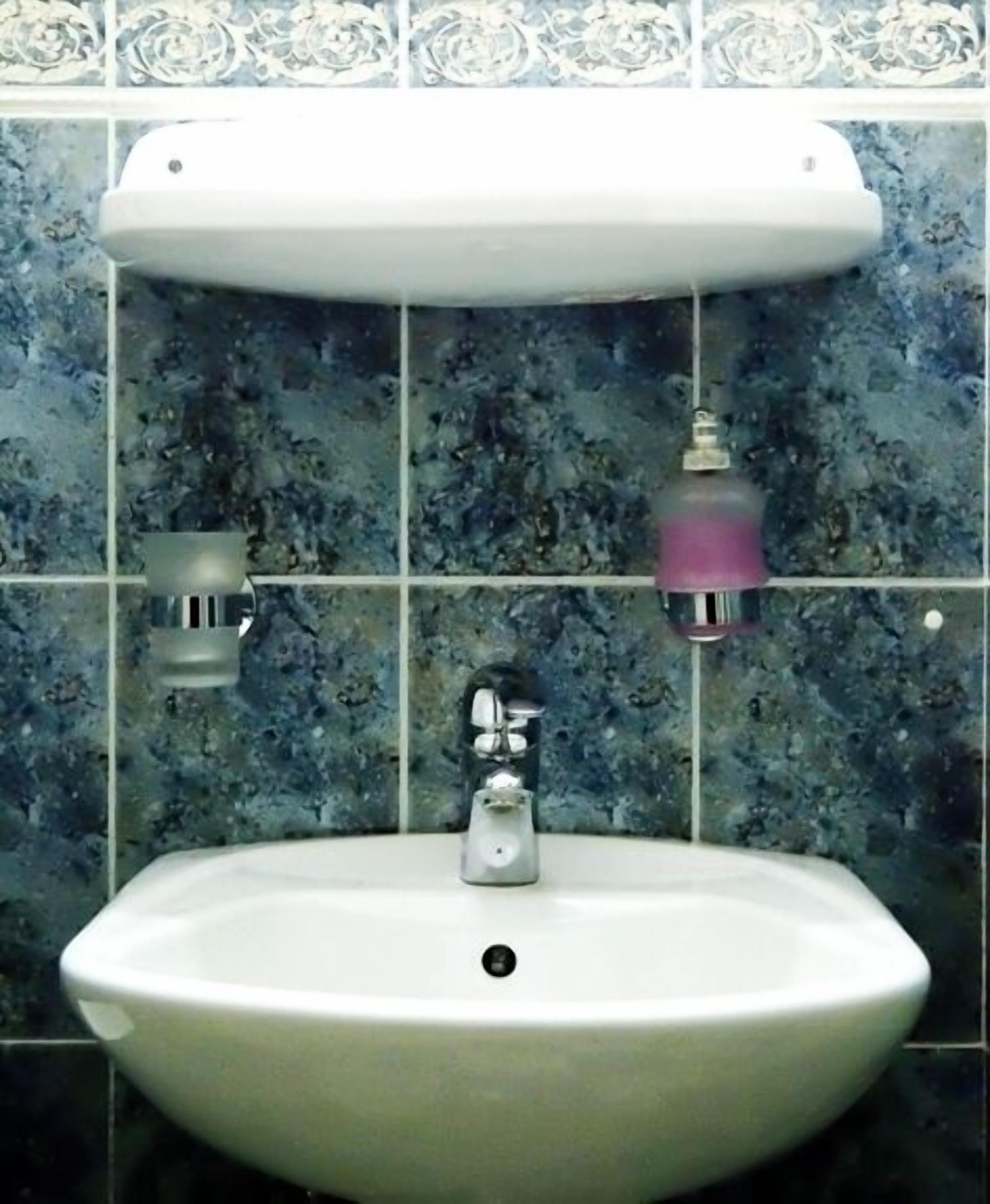 triple room | bathroom | shower, rainfall showerhead, towels