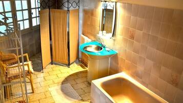 Free toiletries, hair dryer, towels, soap