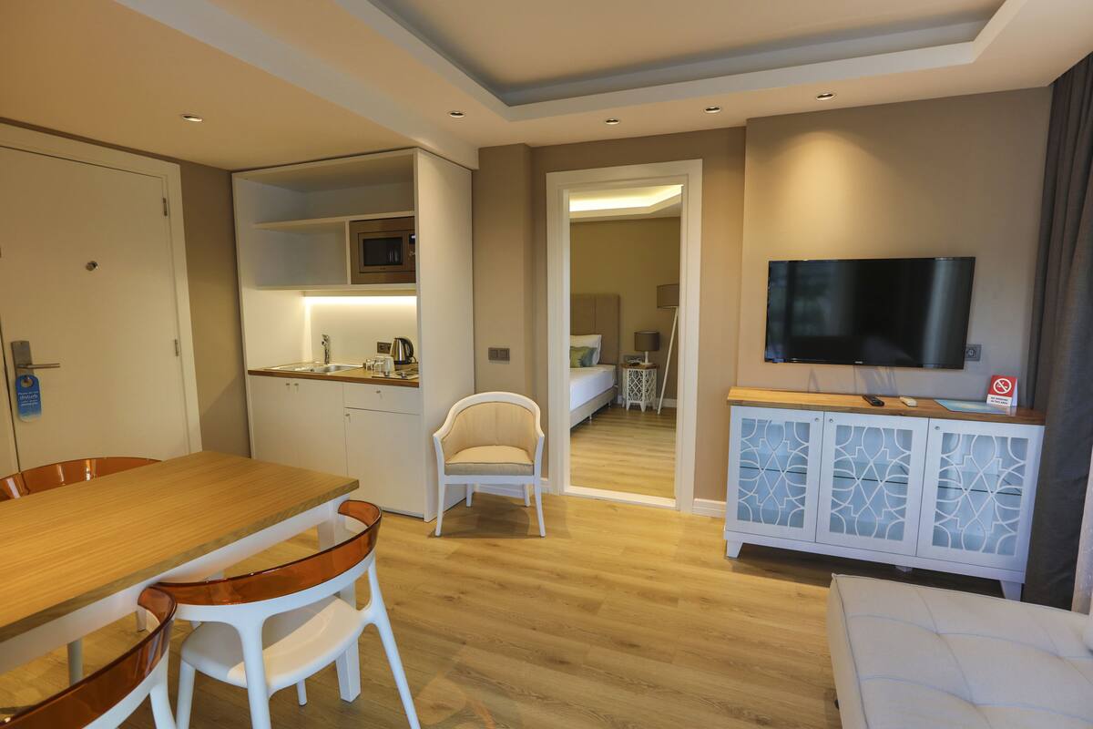 suite, sea view | living room | lcd tv