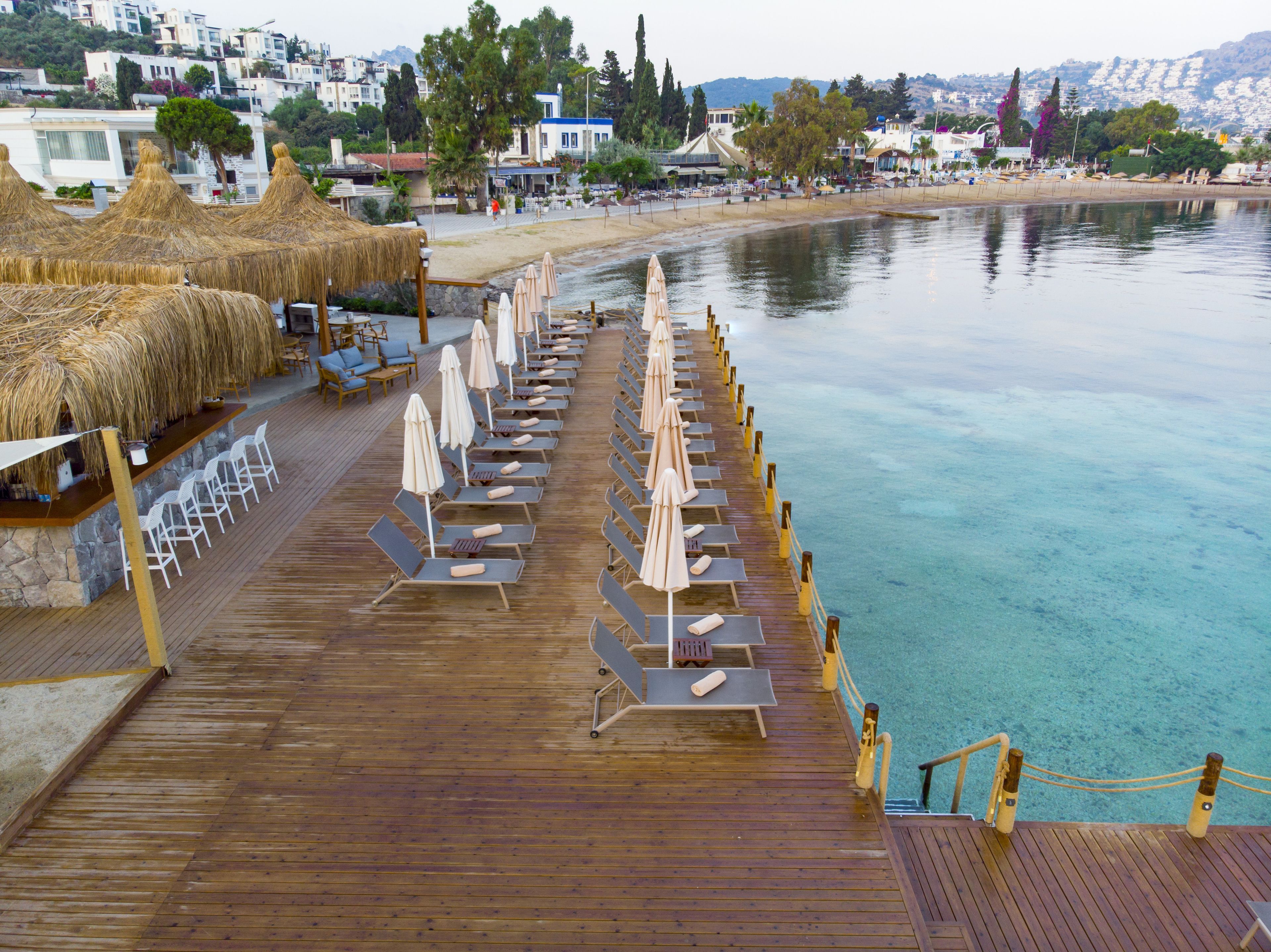 Playa privada, camas de playa gratuitas, camastros y sombrillas 