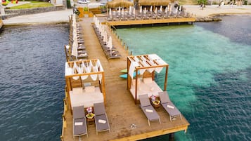 Innenpool, Außenpool, Cabañas (kostenlos), Sonnenschirme