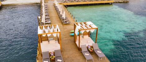 Innenpool, Außenpool, Cabañas (kostenlos), Sonnenschirme