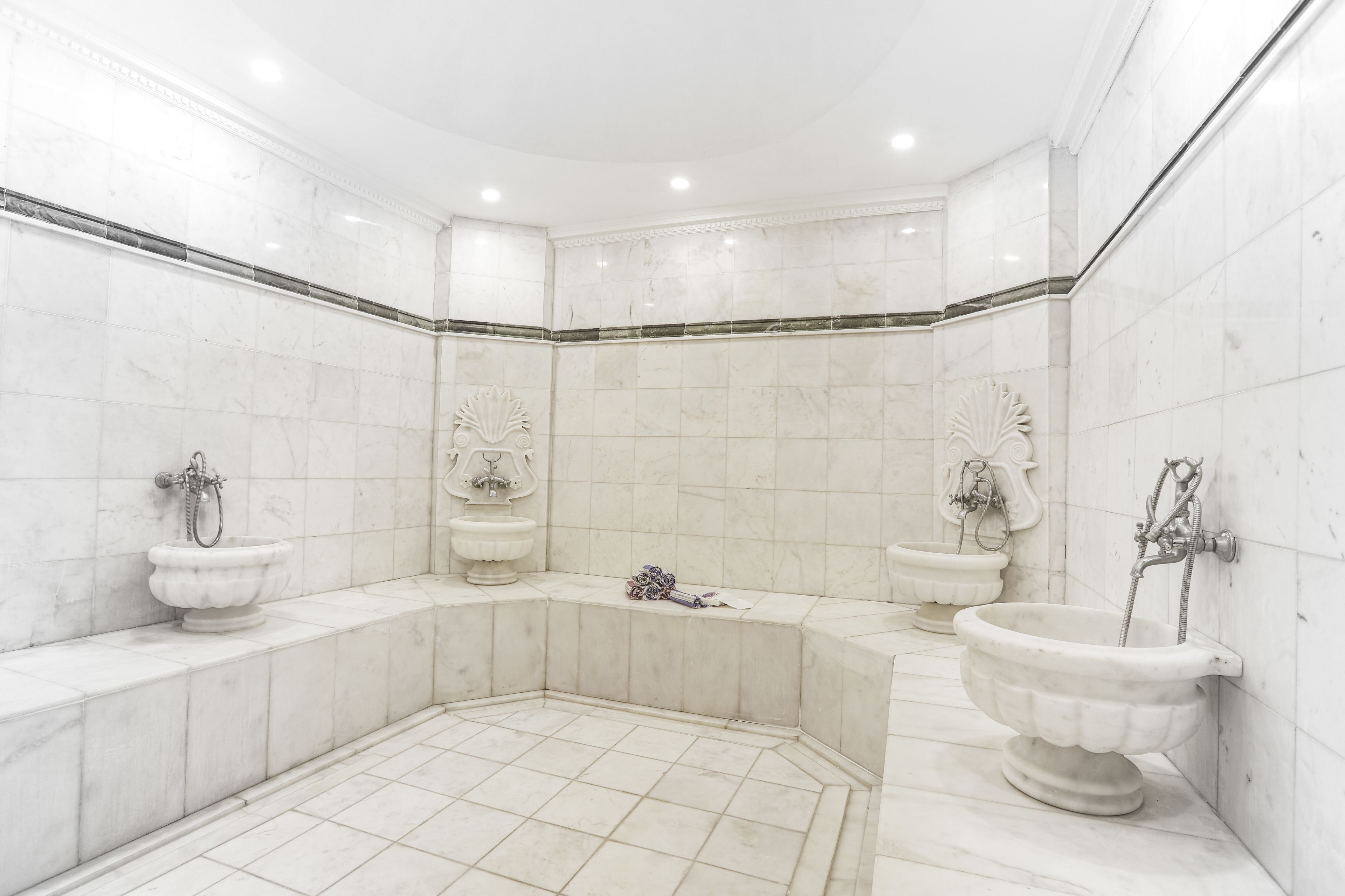 turkish bath/hammam, aromatherapy, body scrubs, 2 treatment rooms