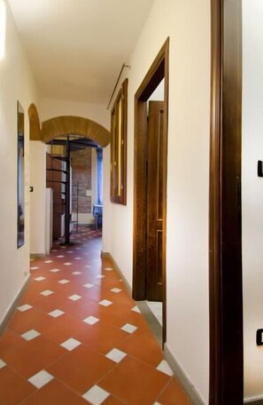 Apartment, 1 Bedroom (4 People, Via Ponte alle Mosse 7) | Hallway