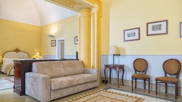 Junior Suite, 1 Double Bed with Sofa bed | Premium bedding, minibar, in-room safe, individually furnished