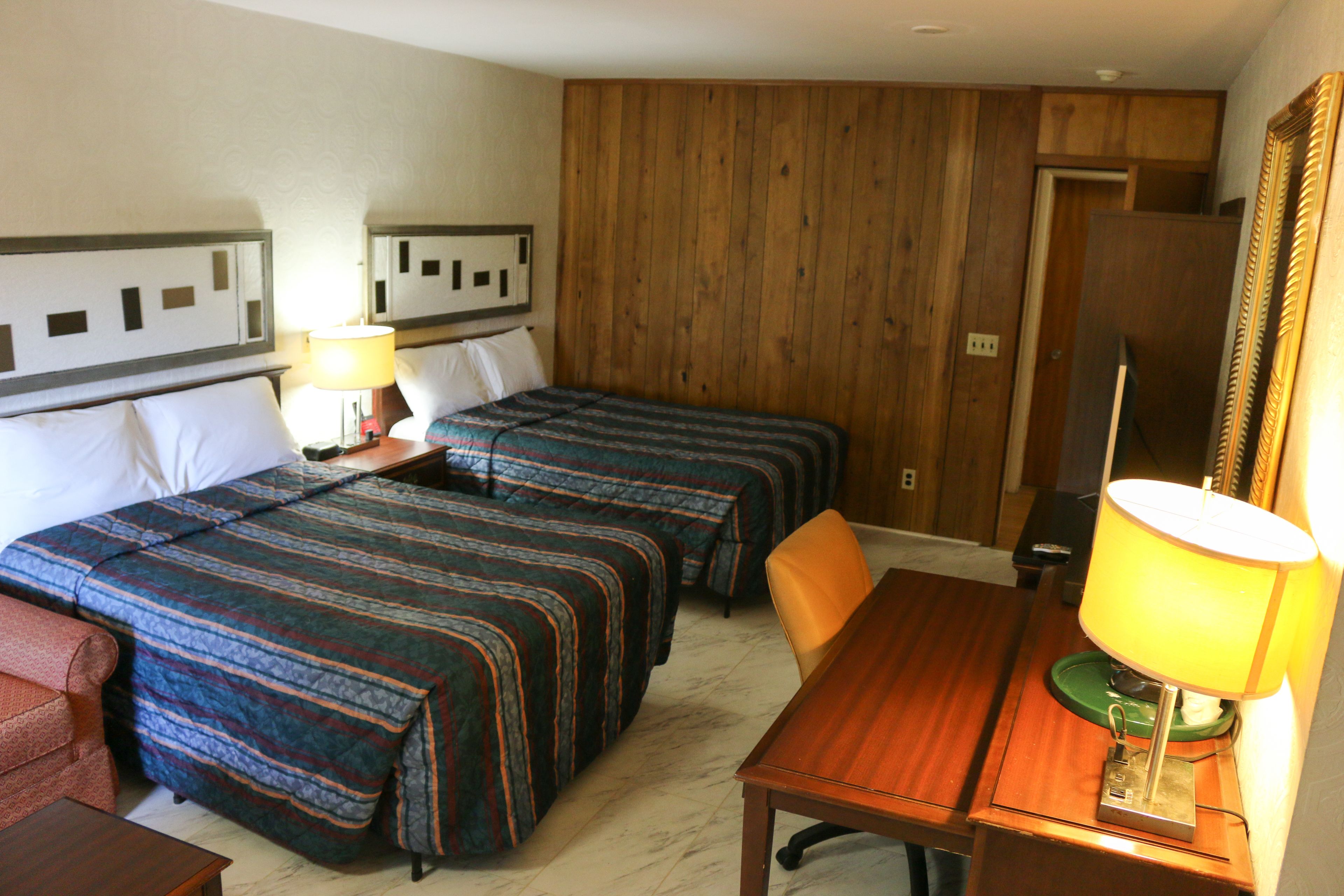 Deluxe Room | Desk, iron/ironing board, rollaway beds, free WiFi