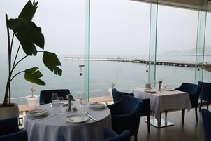 Lunch and dinner served, Italian cuisine