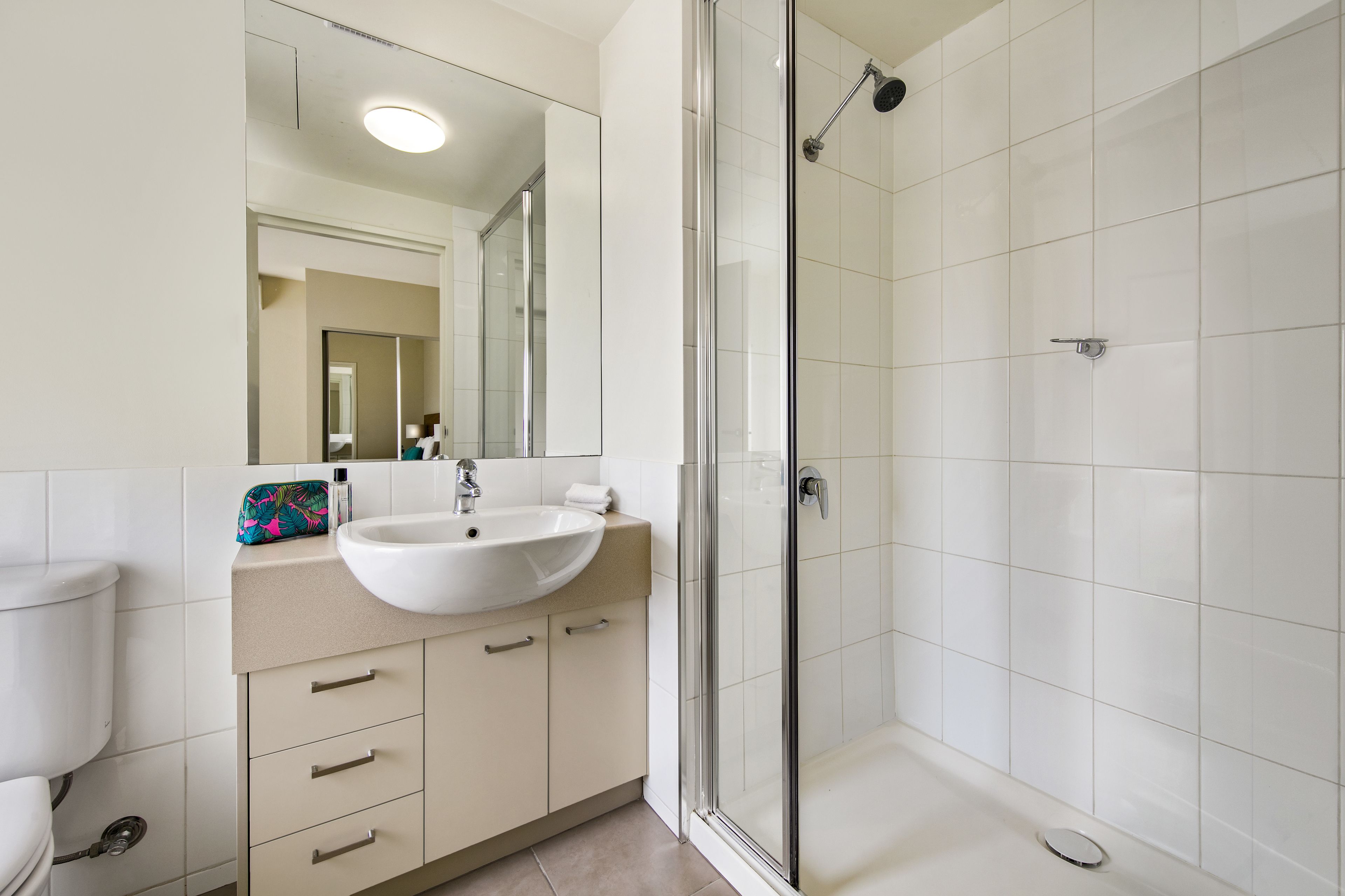 shower, free toiletries, towels