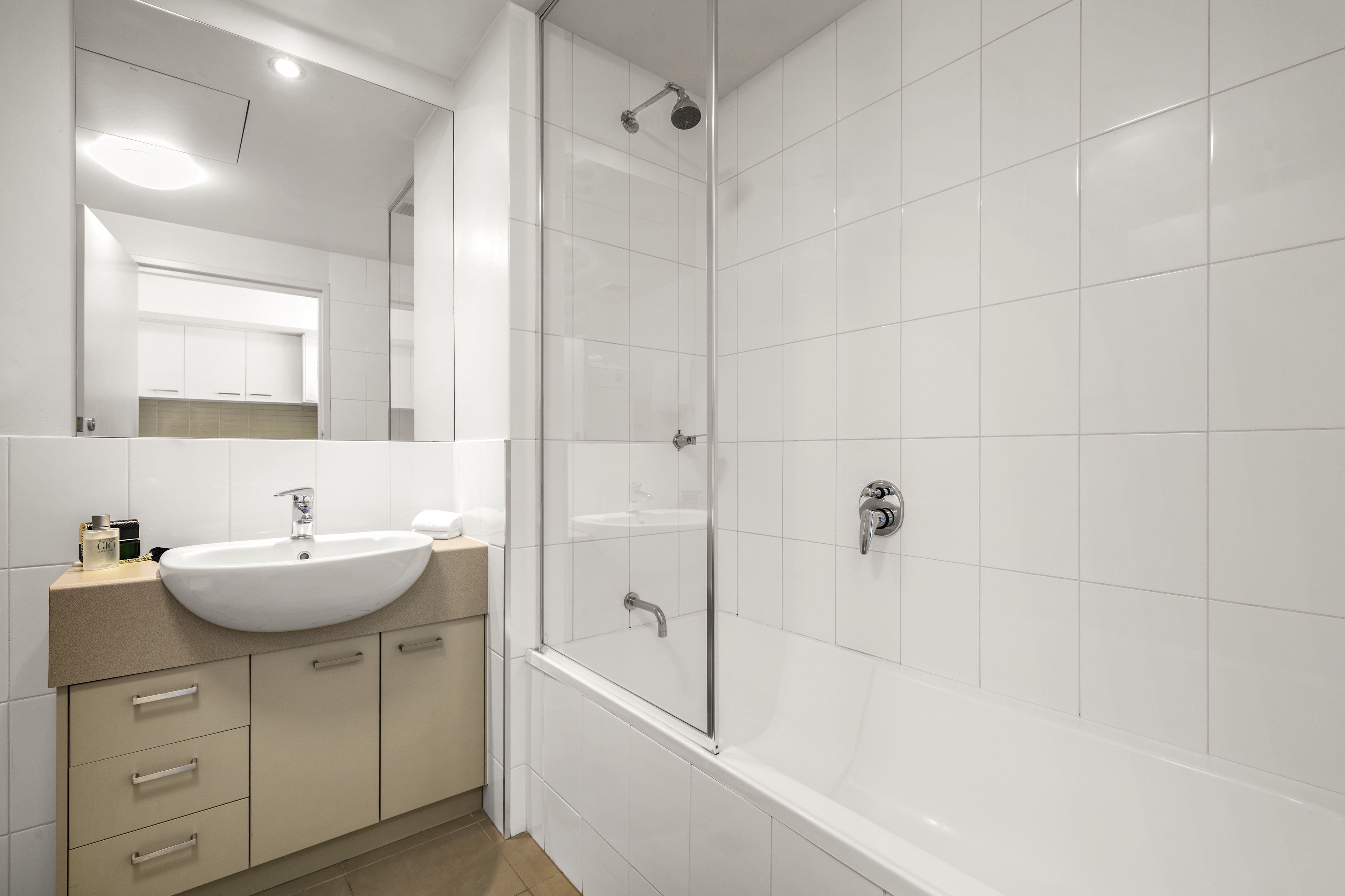 shower, free toiletries, towels