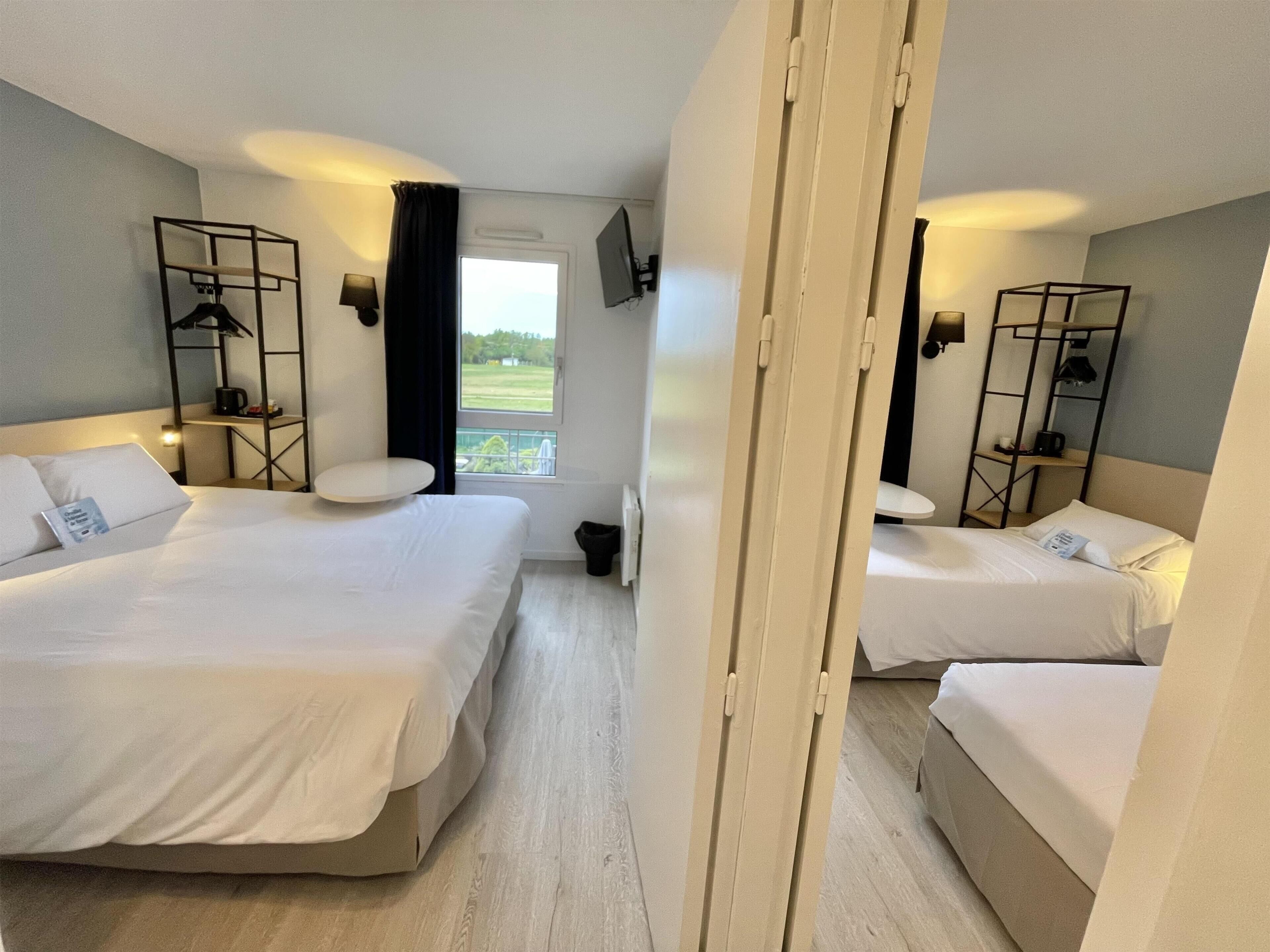 Standardværelse - flere senge - forbundne værelser | Badeværelse | Bruser, brusehoved med spredningseffekt, miljøvenlige toiletartikler