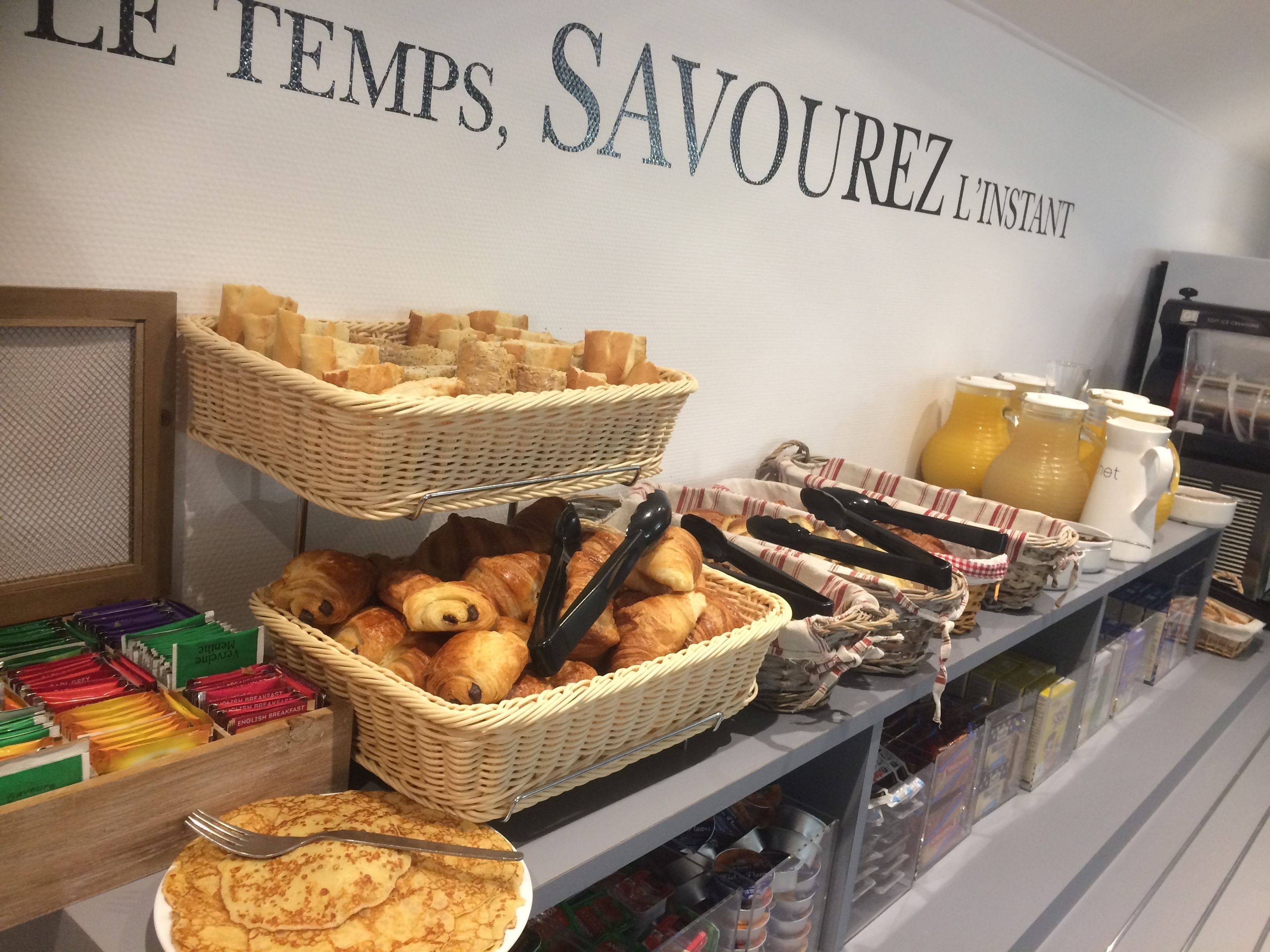 daily buffet breakfast (eur 12.90 per person)