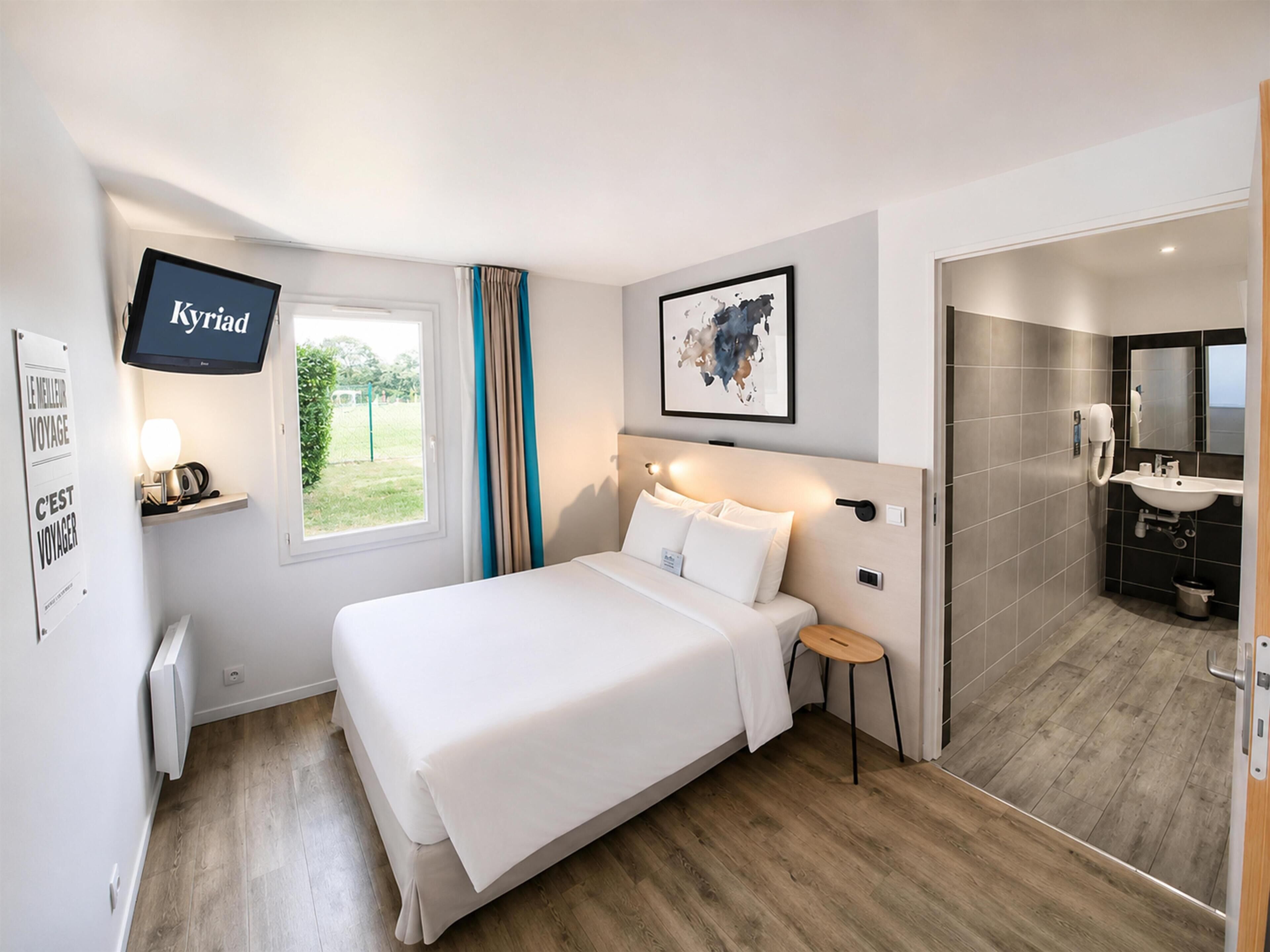 Standard Room, 1 Double Bed | Premium bedding, blackout drapes, soundproofing, cribs (free)