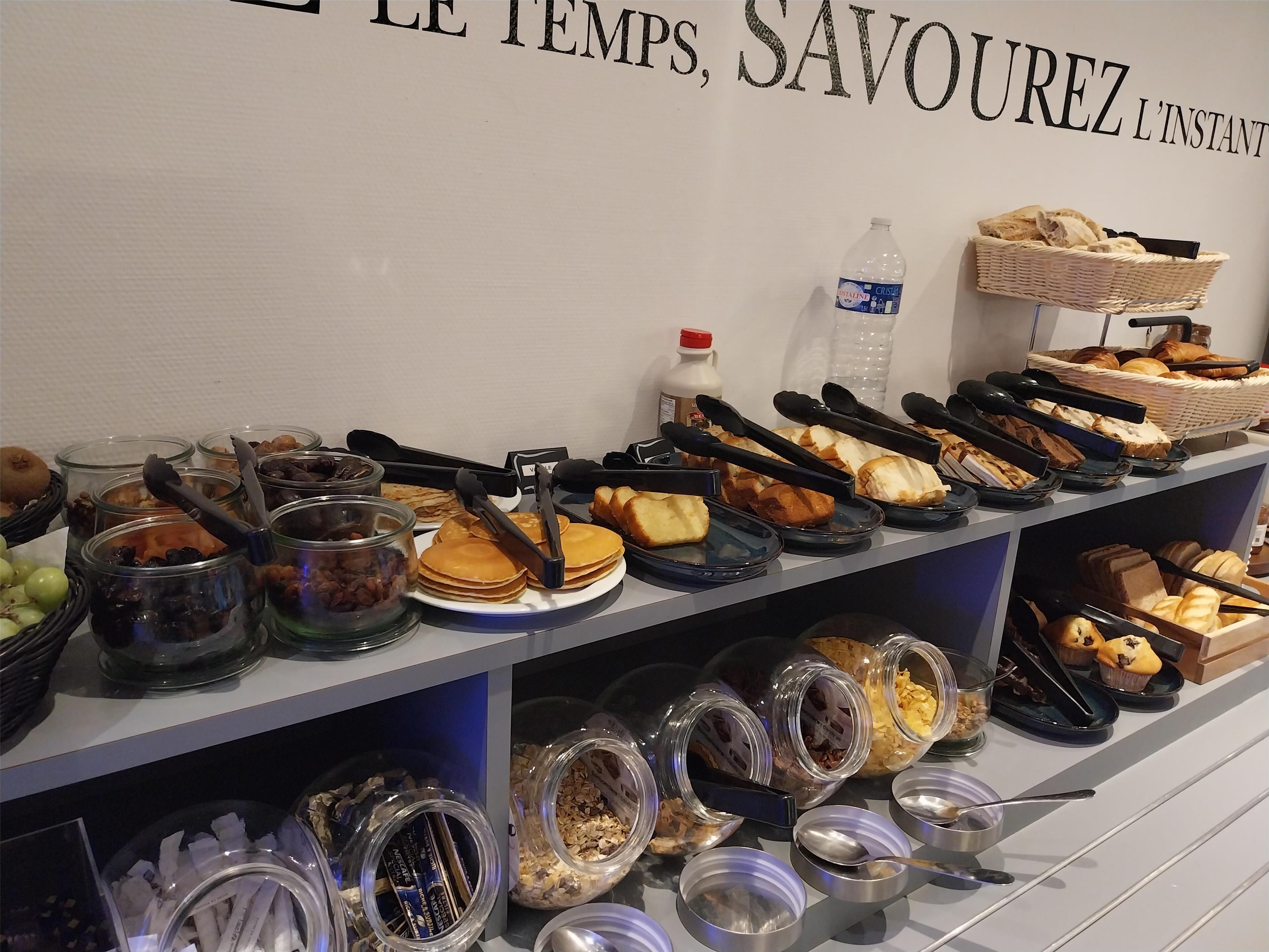 Daily buffet breakfast (EUR 12.90 per person)