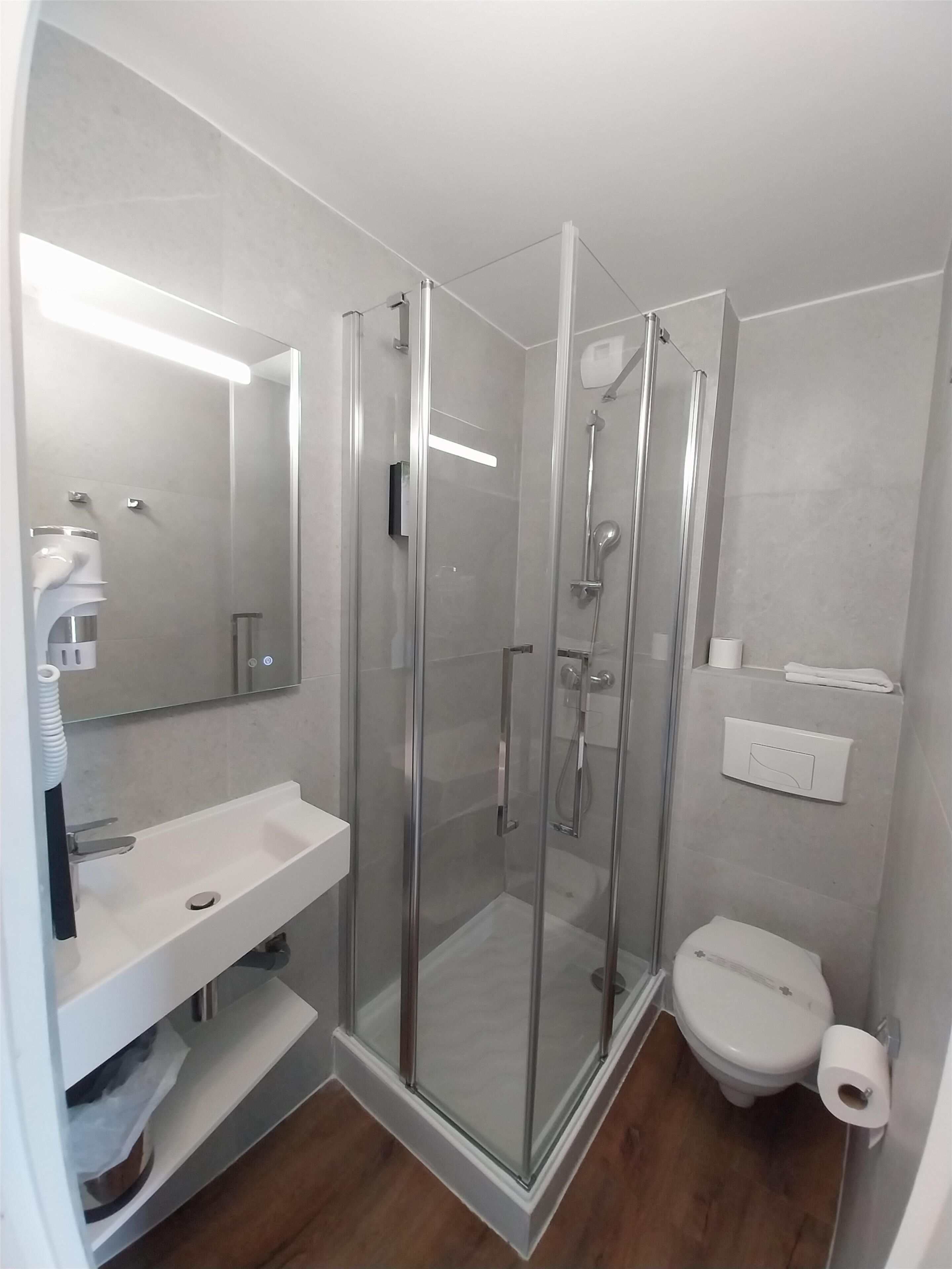 shower, rainfall showerhead, eco-friendly toiletries, hair dryer