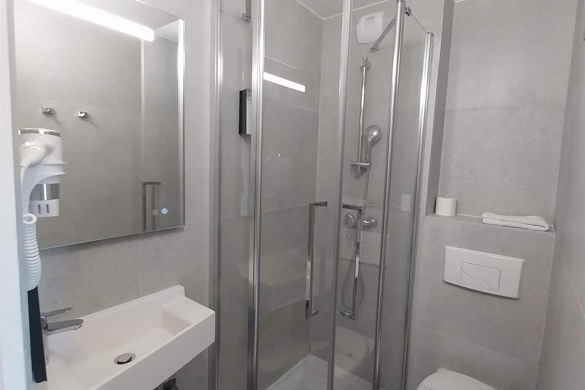 shower, rainfall showerhead, eco-friendly toiletries, hair dryer