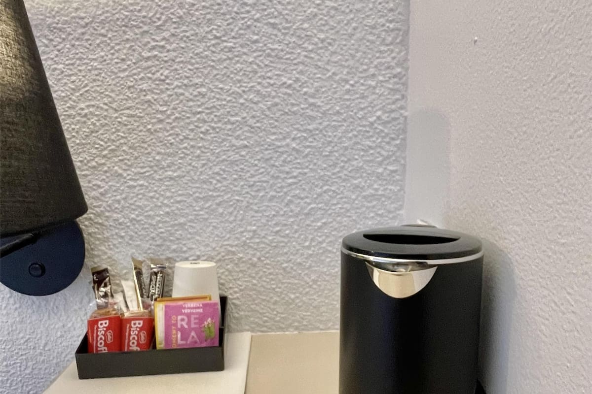 Premium bedding, blackout drapes, soundproofing, free cribs/infant beds