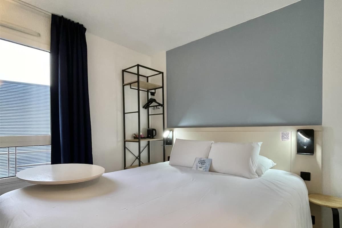 Standardzimmer, 1 Doppelbett | Hochwertige Bettwaren, Verdunkelungsvorhänge, schallisolierte Zimmer