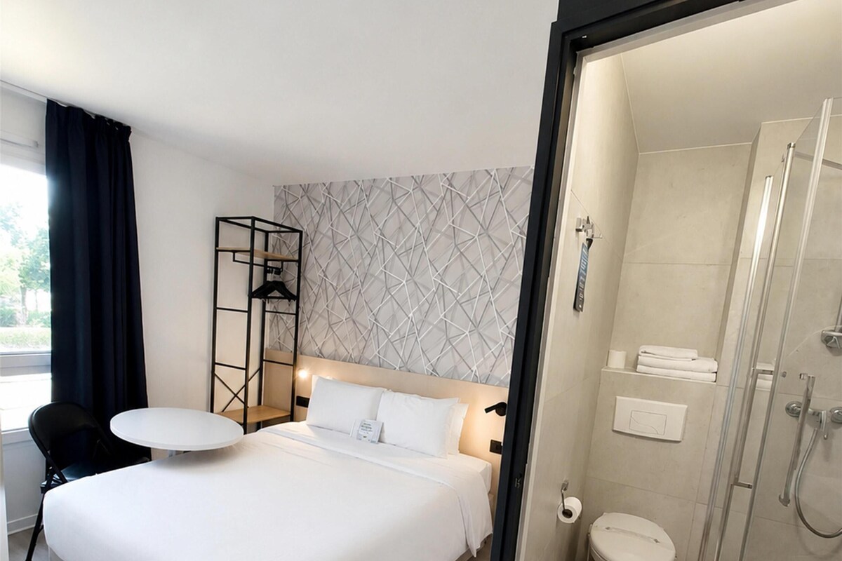 Standard Room, Multiple Beds, Connecting Rooms | Premium bedding, blackout drapes, soundproofing, cribs (free)