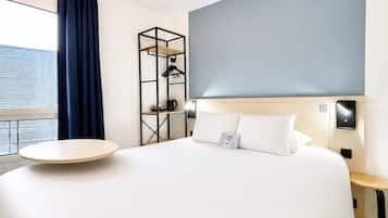 Standard Room, 1 Double Bed | Premium bedding, blackout drapes, soundproofing, cribs (free)