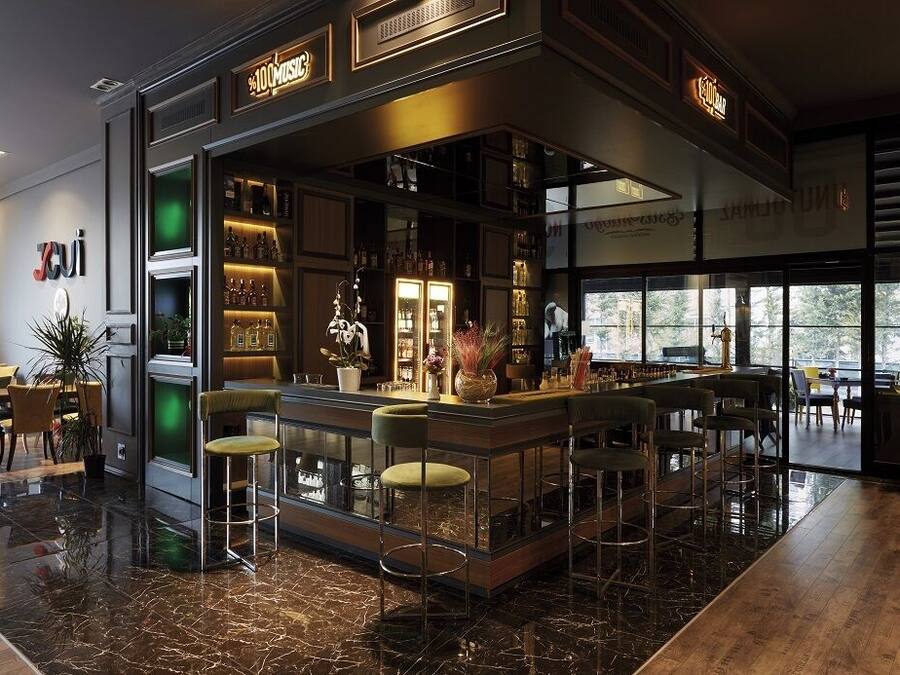 Bar (en la propiedad)