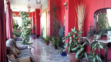 Estacionamento sem manobrista (sujeito a cobrança): EUR 10 por dia