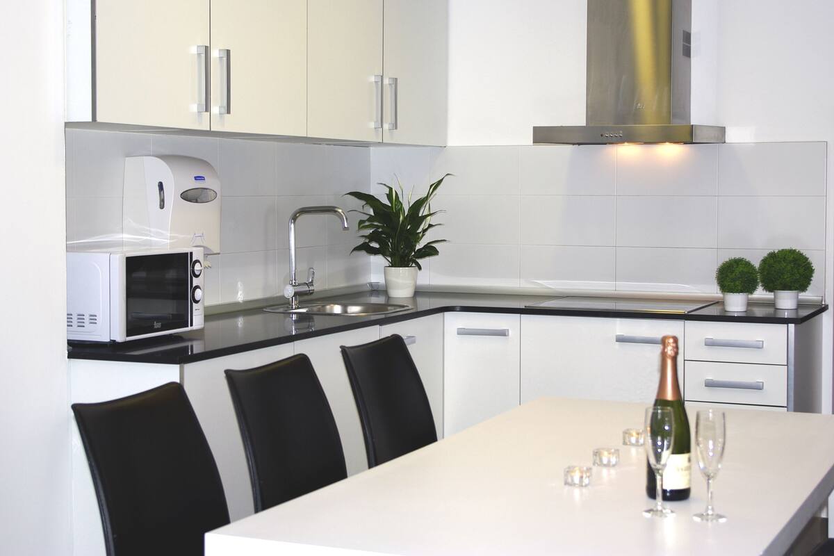 Duplex Apartment, 3 Bedrooms, without terrace (1-6 pax) | In-room safe, desk, laptop workspace, blackout drapes