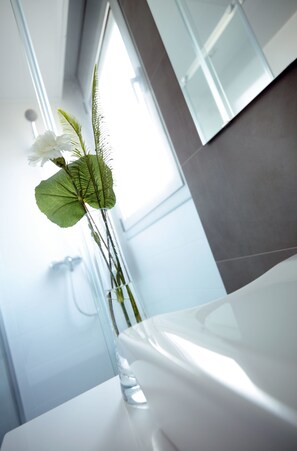 Standard Double Room, Private Bathroom (no kitchen) | Bathroom sink - 08028 Apartments (Barcelona)